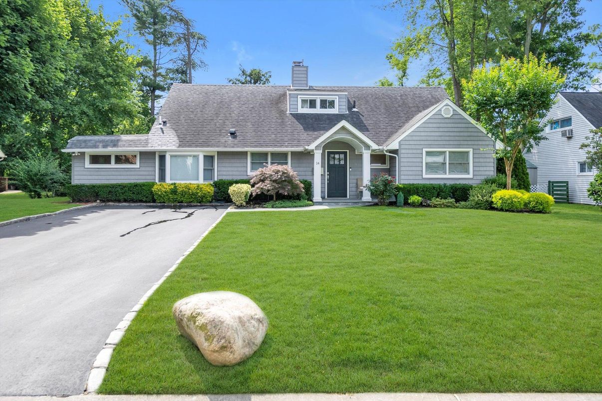 Backyard, Exterior, Facade, Cape Cod