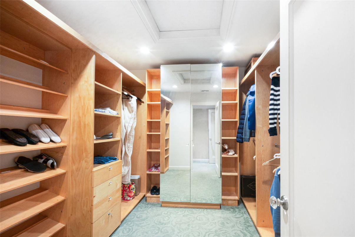 Interior, Recessed Lighting, Walk-in Closets