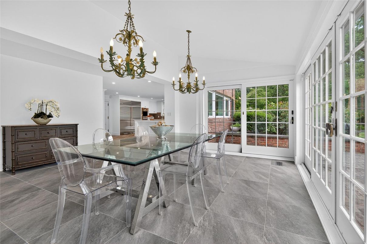 Chandelier, Dining room, Interior, Kitchen, Recessed Lighting