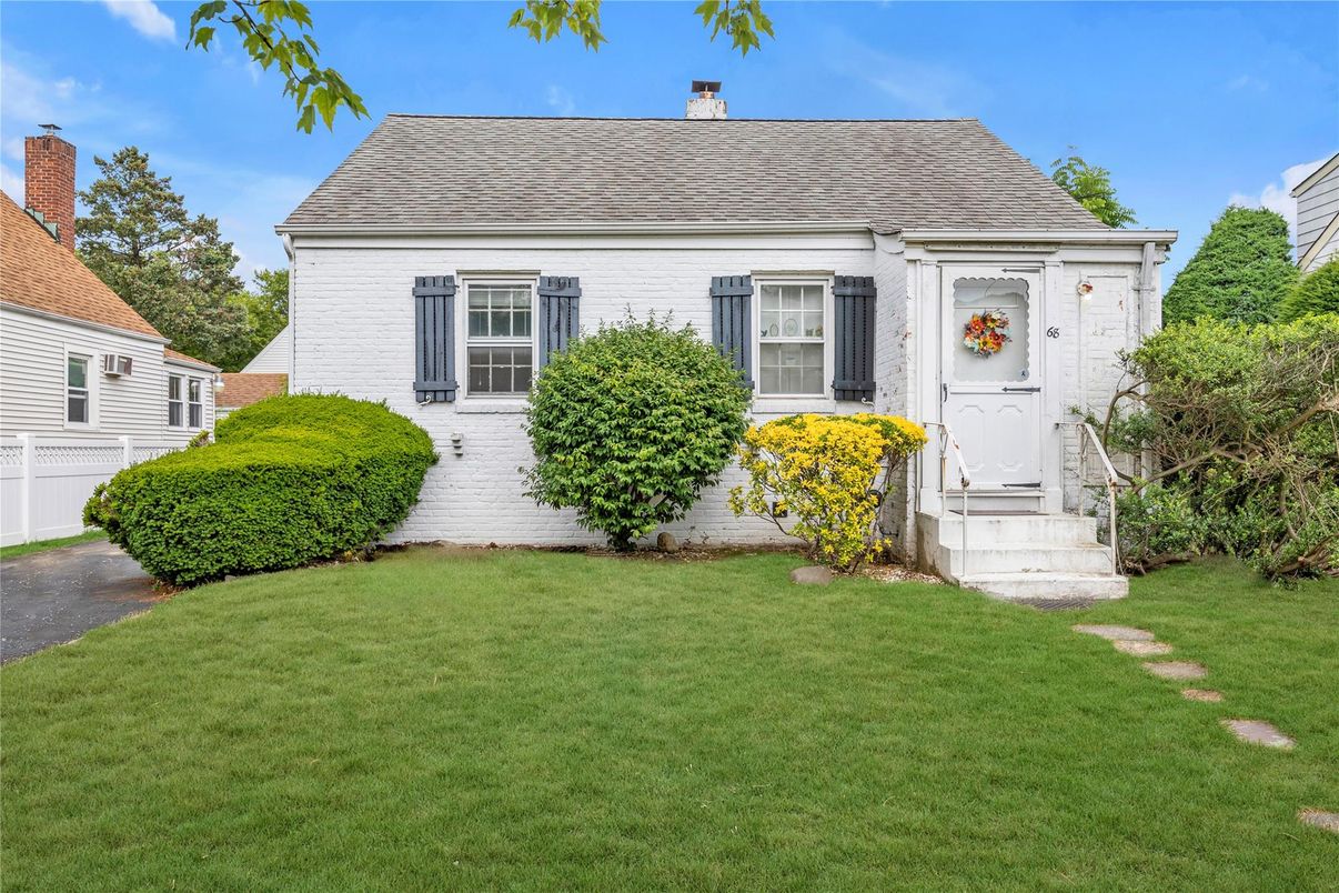 Exterior, Facade, Cape Cod