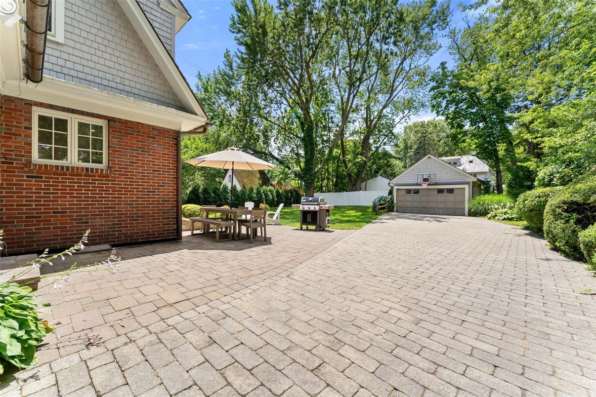 Detached Garage, Exterior