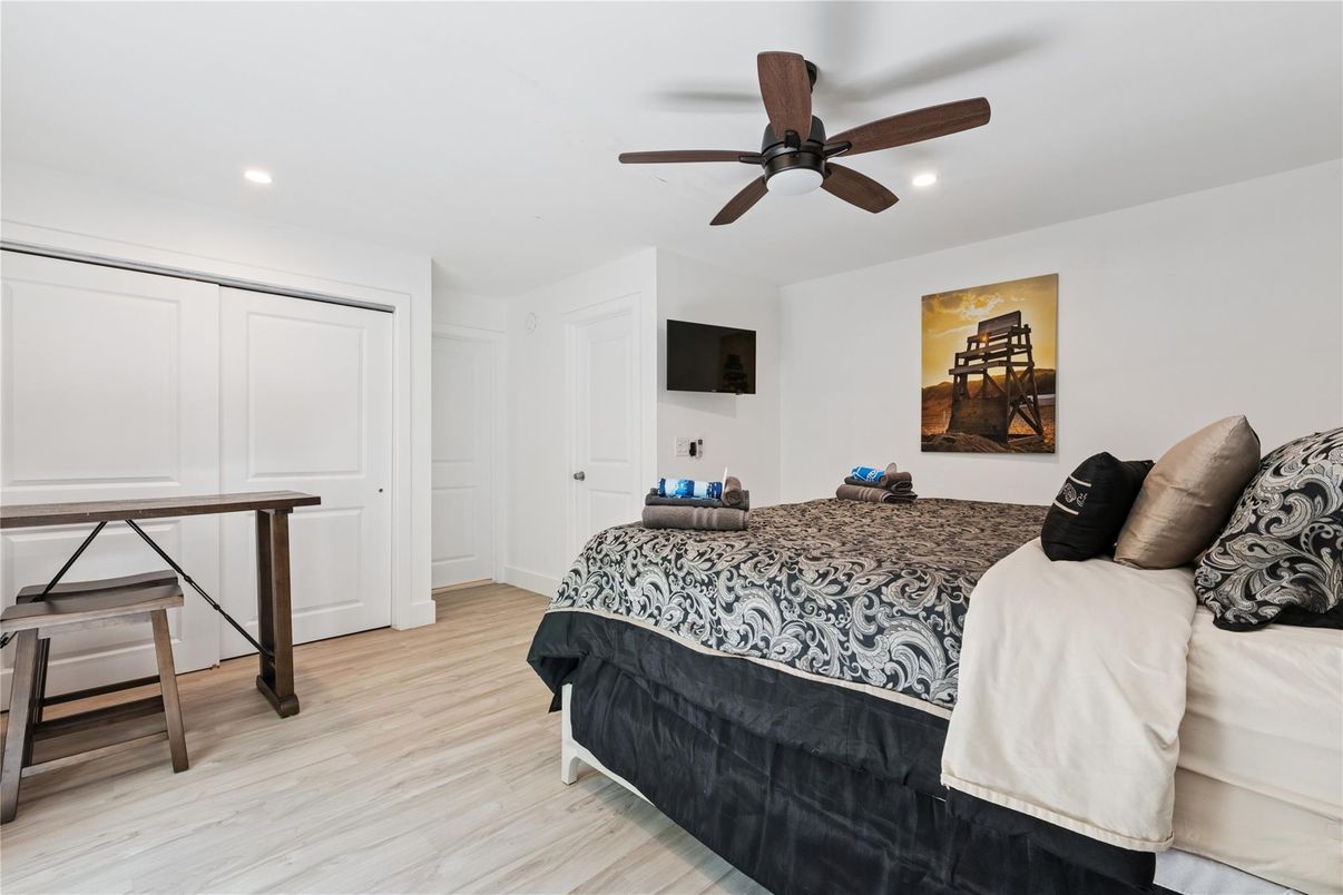 Bedroom, Interior, Recessed Lighting, Wood Texture Flooring