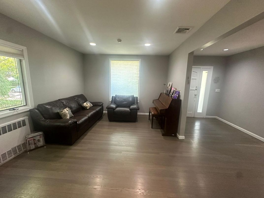Interior, Living room, Piano, Recessed Lighting, Wood Texture Flooring
