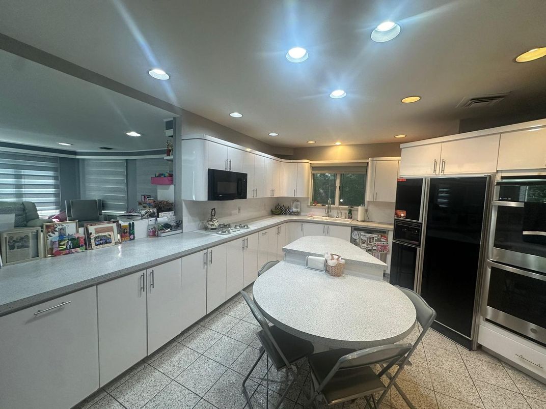 Dining room, Interior, Kitchen, Recessed Lighting, Stainless Steel Appliances