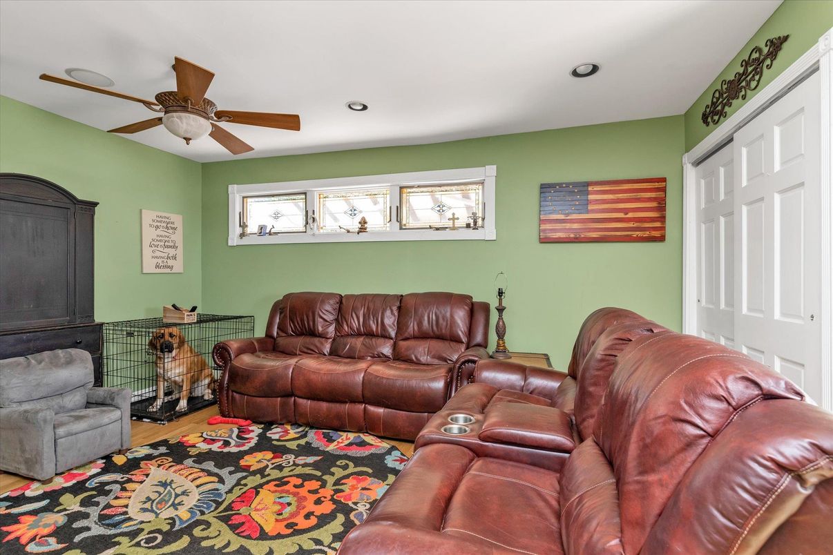 Home Theatre Room, Interior, Living room, Recessed Lighting, Wood Texture Flooring