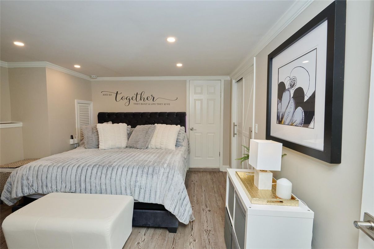 Bedroom, Interior, Recessed Lighting, Wood Texture Flooring