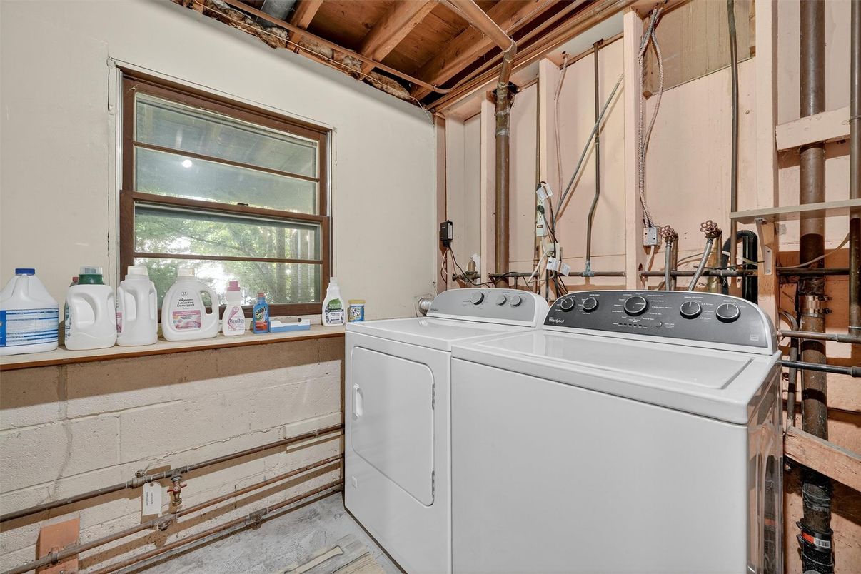 Interior, Washer, Wooden Ceilings