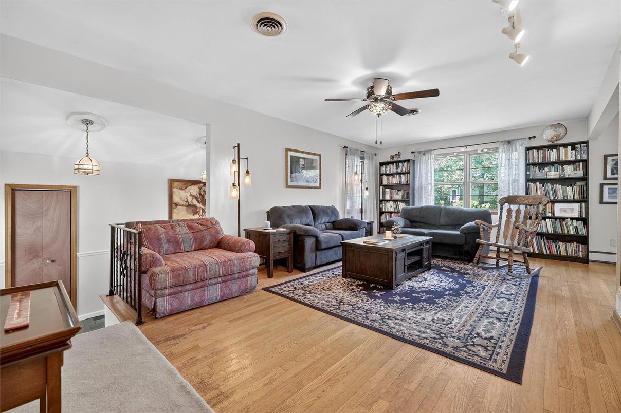 Interior, Living room, Pendant Lights, Wood Texture Flooring