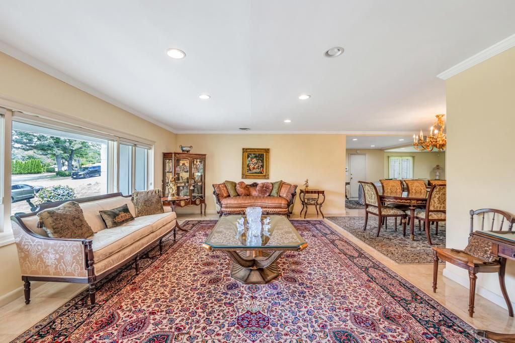 Chandelier, Dining room, Interior, Living room, Recessed Lighting