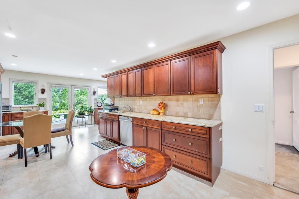 Dining room, Interior, Kitchen, Recessed Lighting