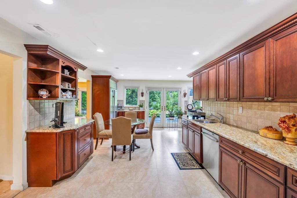 Dining room, Interior, Kitchen, Recessed Lighting
