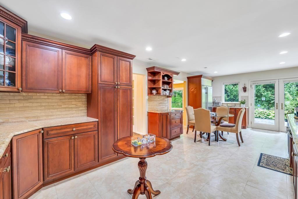 Dining room, Interior, Recessed Lighting