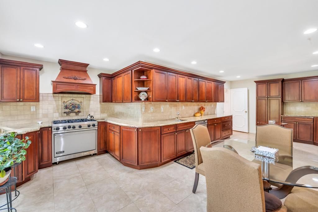 Dining room, Interior, Kitchen, Recessed Lighting