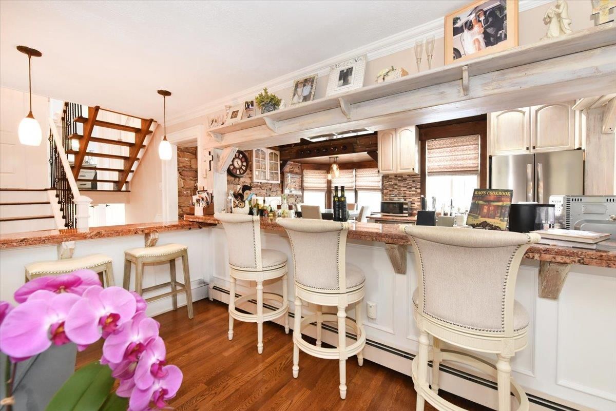 Interior, Kitchen, Pendant Lights, Wood Texture Flooring