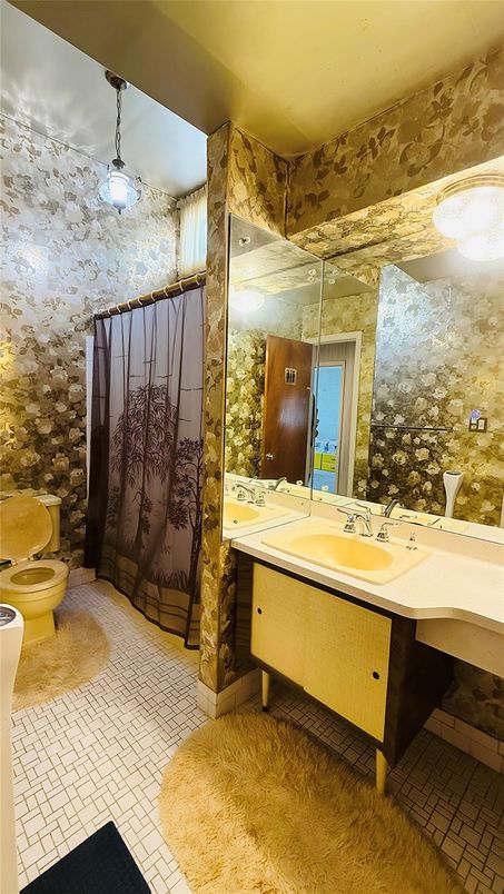 Bathroom, Interior