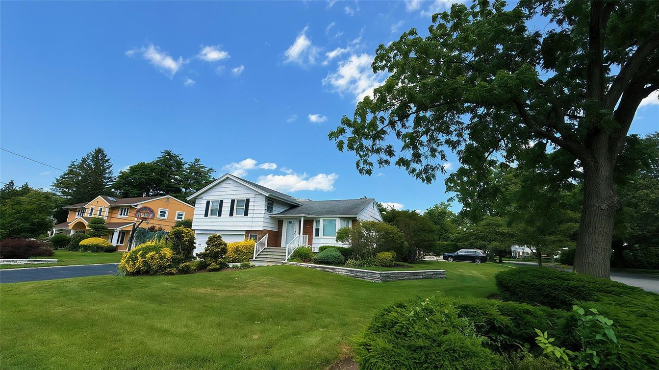 Backyard, Exterior, Facade, Split Level