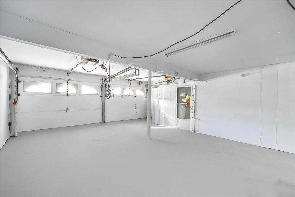 Garage, Interior