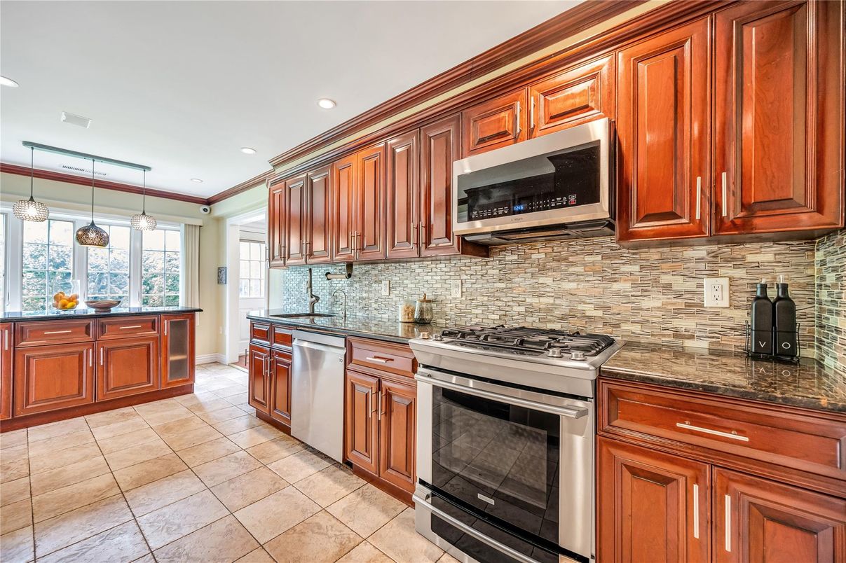 Interior, Kitchen, Pendant Lights, Recessed Lighting, Stainless Steel Appliances