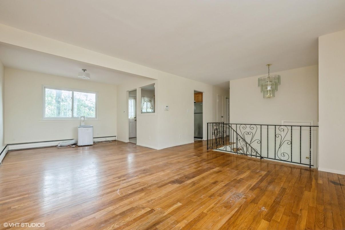 Chandelier, Empty room, Interior, Wood Texture Flooring