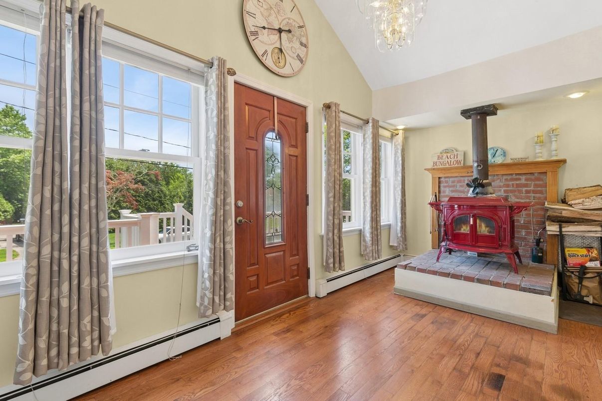 Chandelier, Fireplace, Interior, Recessed Lighting, Wood Texture Flooring