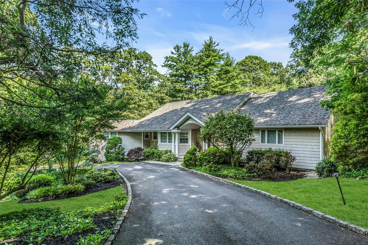 Exterior, Facade, Cape Cod