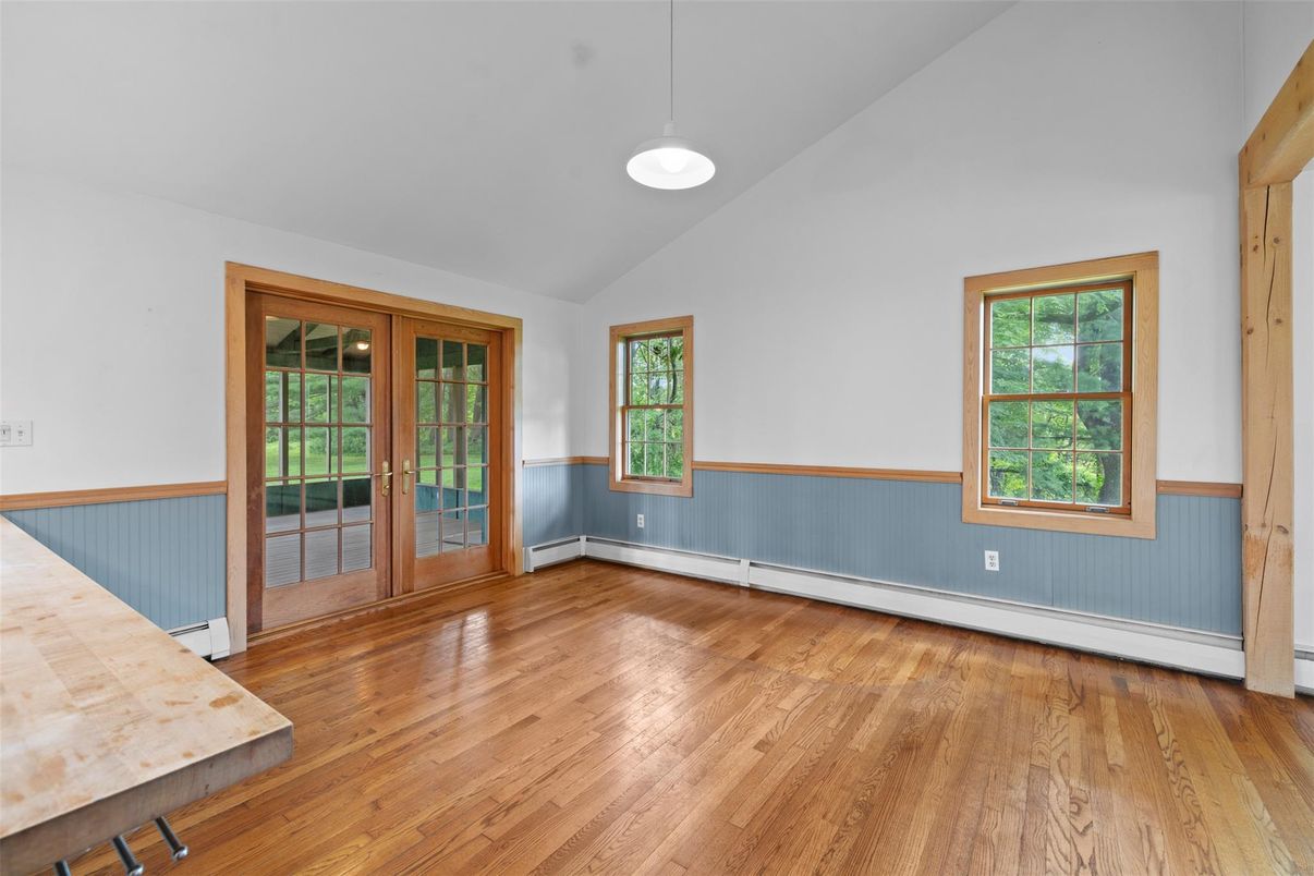 Empty room, Interior, Pendant Lights, Wood Texture Flooring