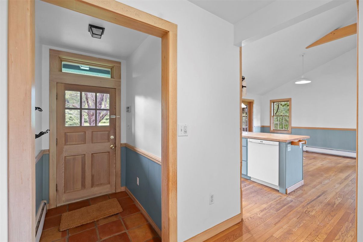 Interior, Kitchen, Pendant Lights, Wood Texture Flooring