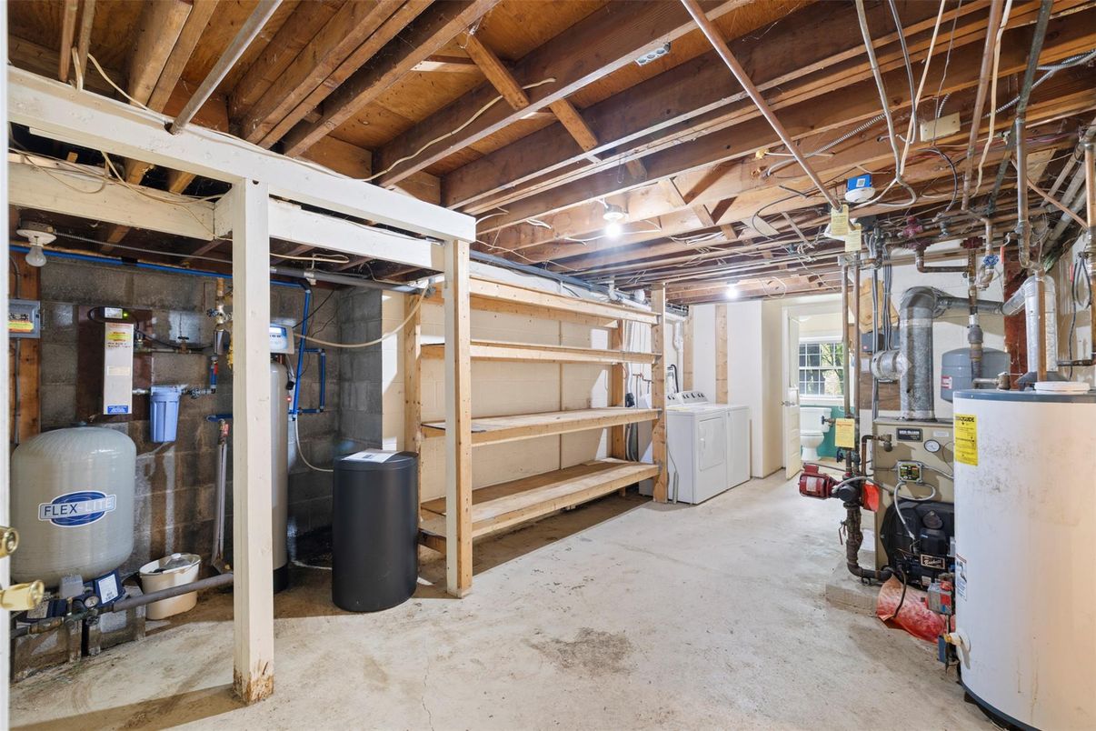 Interior, Washer, Wooden Beams, Wooden Ceilings