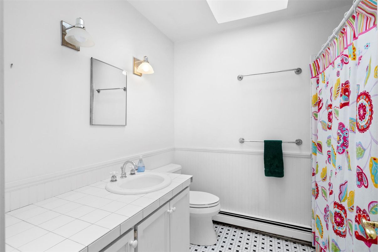 Bathroom, Interior, Tile Countertops