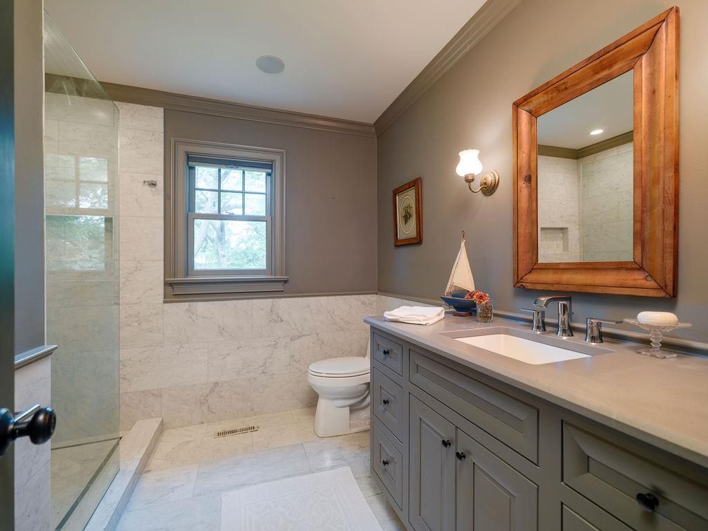 Bathroom, Interior, Recessed Lighting