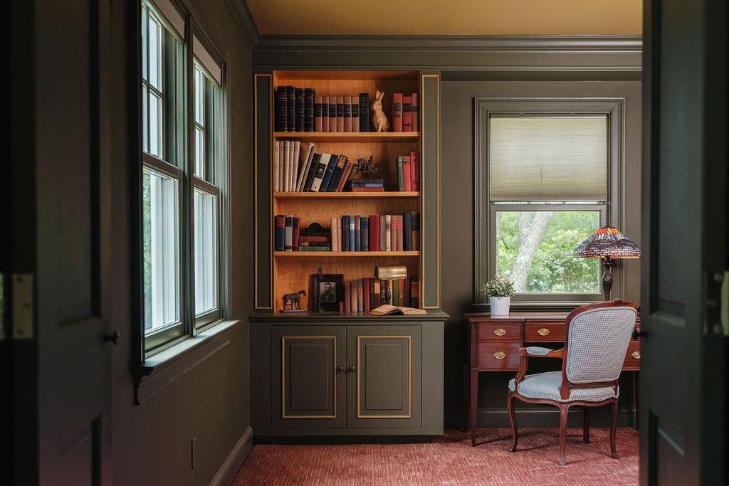 Home Office, Interior