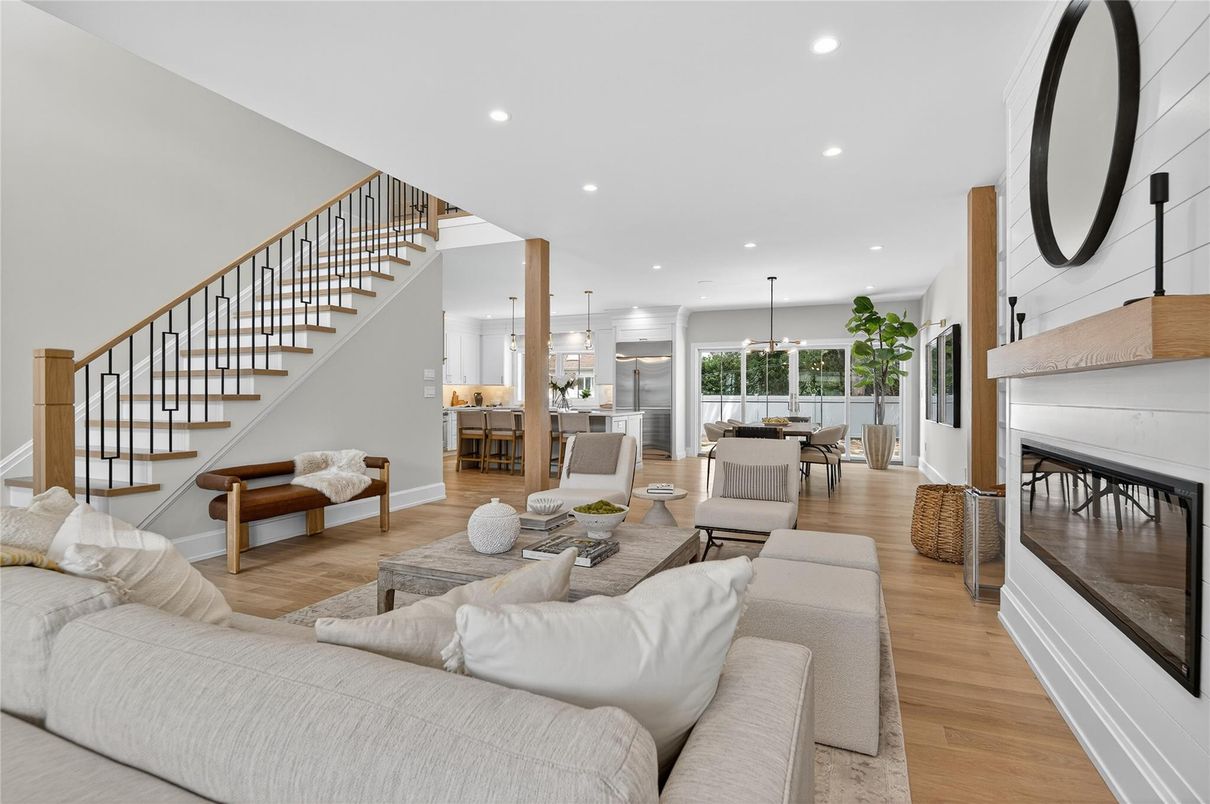Dining room, Interior, Living room, Pendant Lights, Recessed Lighting, Wood Texture Flooring
