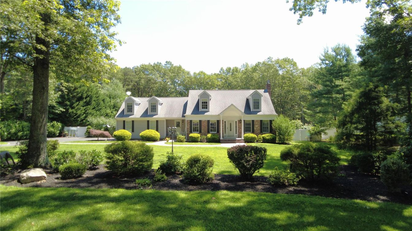 Backyard, Exterior, Facade, Cape Cod