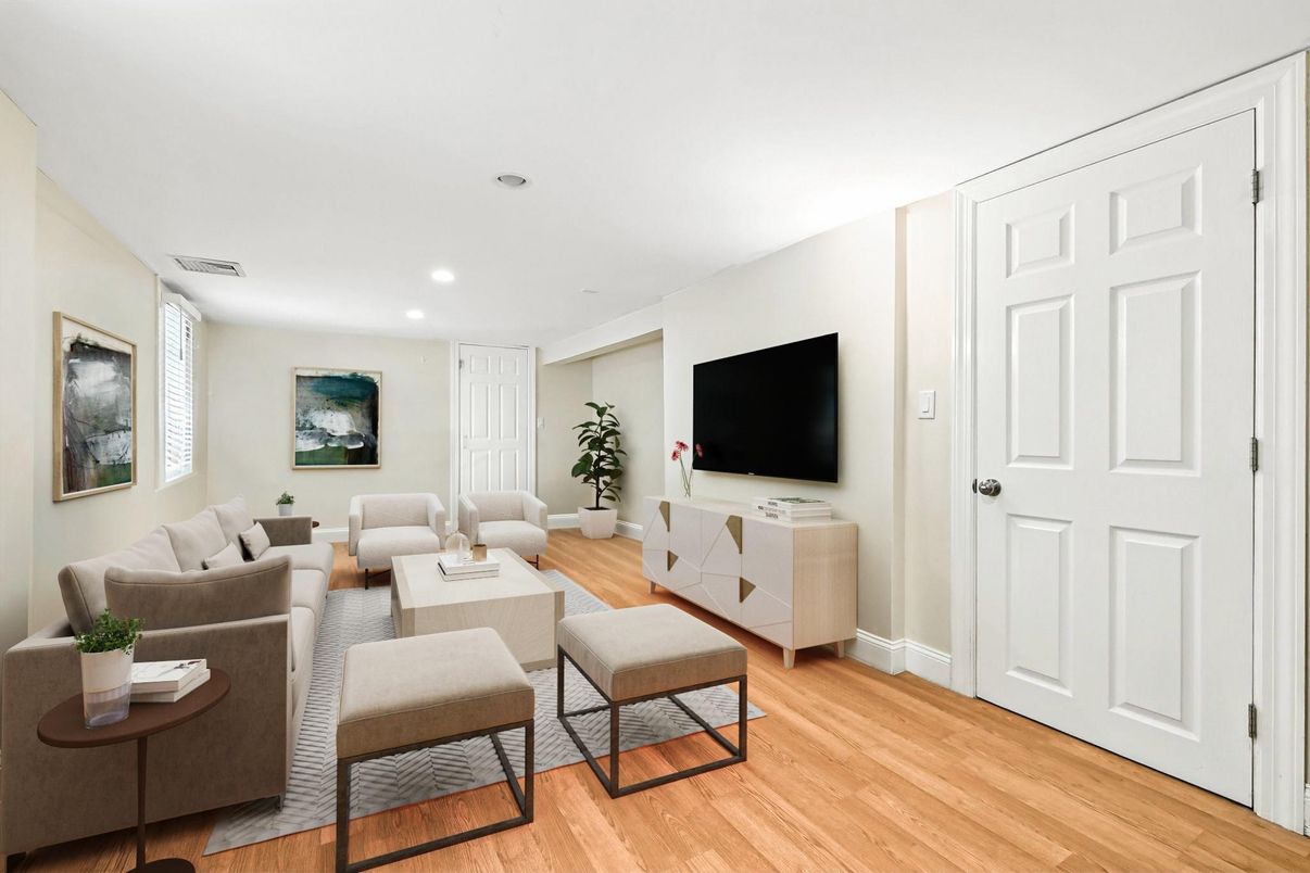 Interior, Living room, Recessed Lighting, Wood Texture Flooring