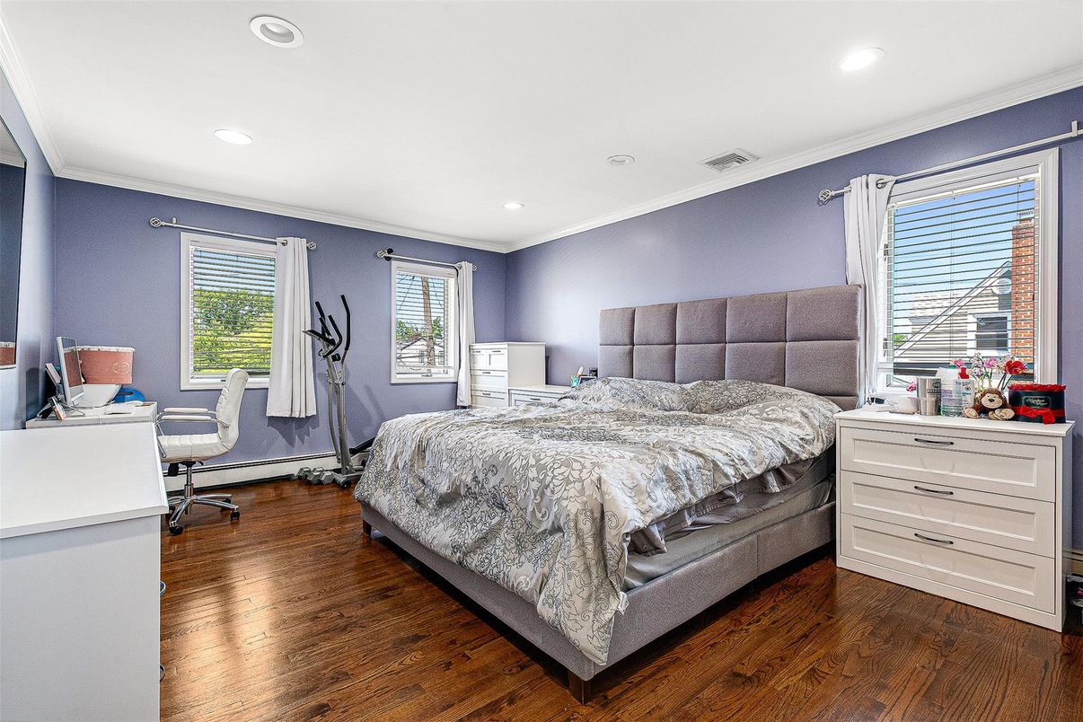 Bedroom, Home Office, Interior, Recessed Lighting, Wood Texture Flooring