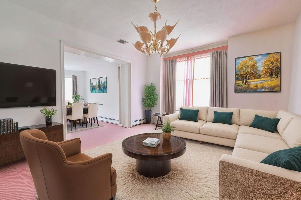 Chandelier, Dining room, Interior, Living room