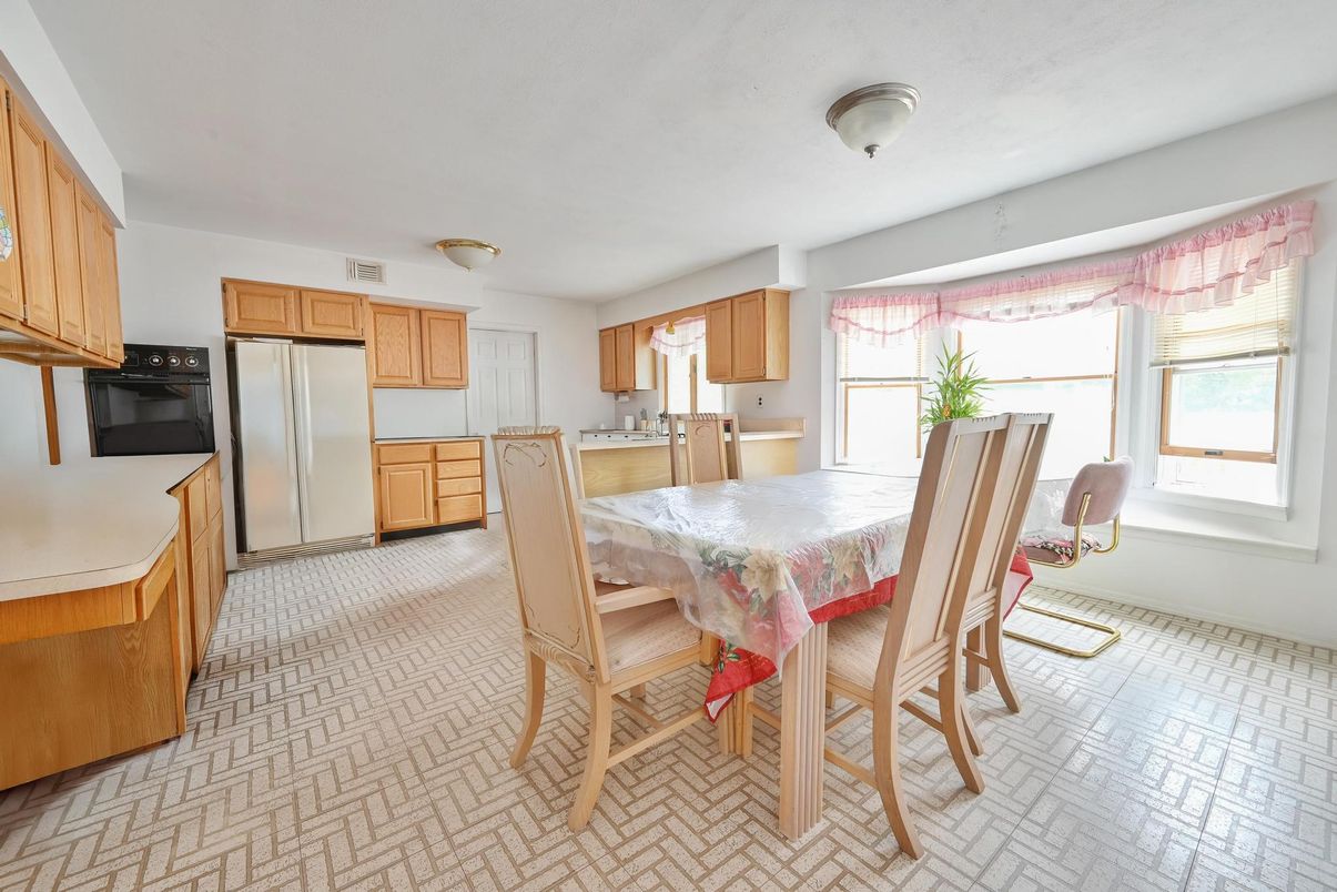 Dining room, Interior, Kitchen, Stainless Steel Appliances