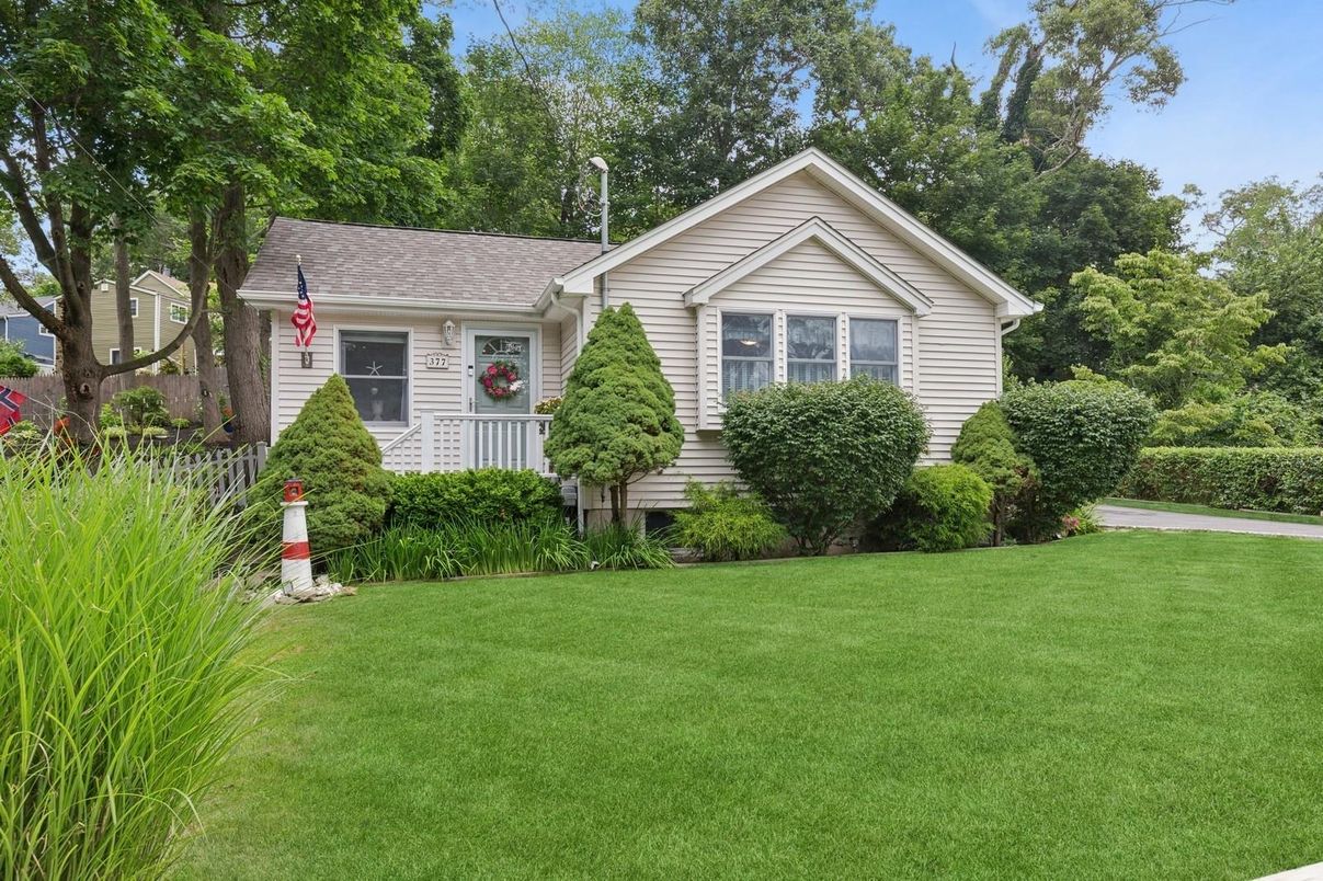 Backyard, Exterior, Facade, Cape Cod