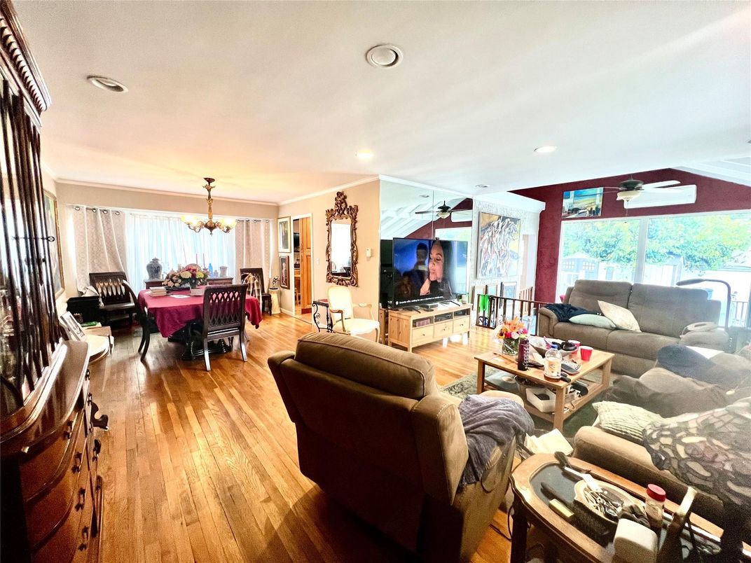 Dining room, Interior, Living room, Recessed Lighting, Wood Texture Flooring