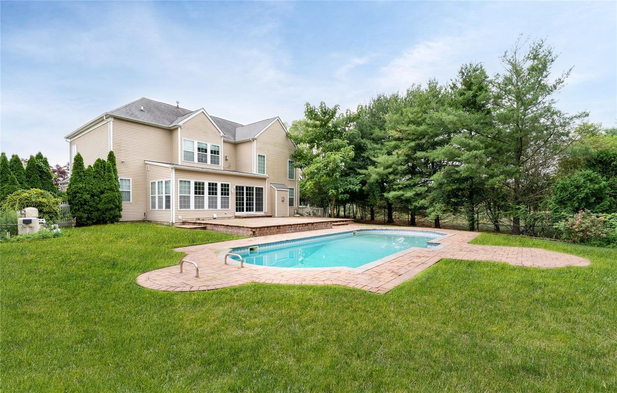 Backyard, Exterior, Pool