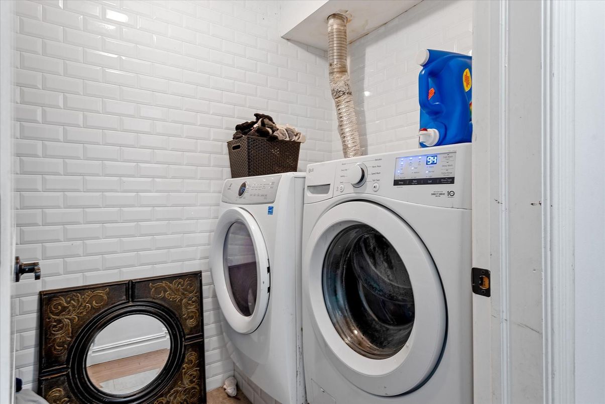 Interior, Utility Closets, Washer