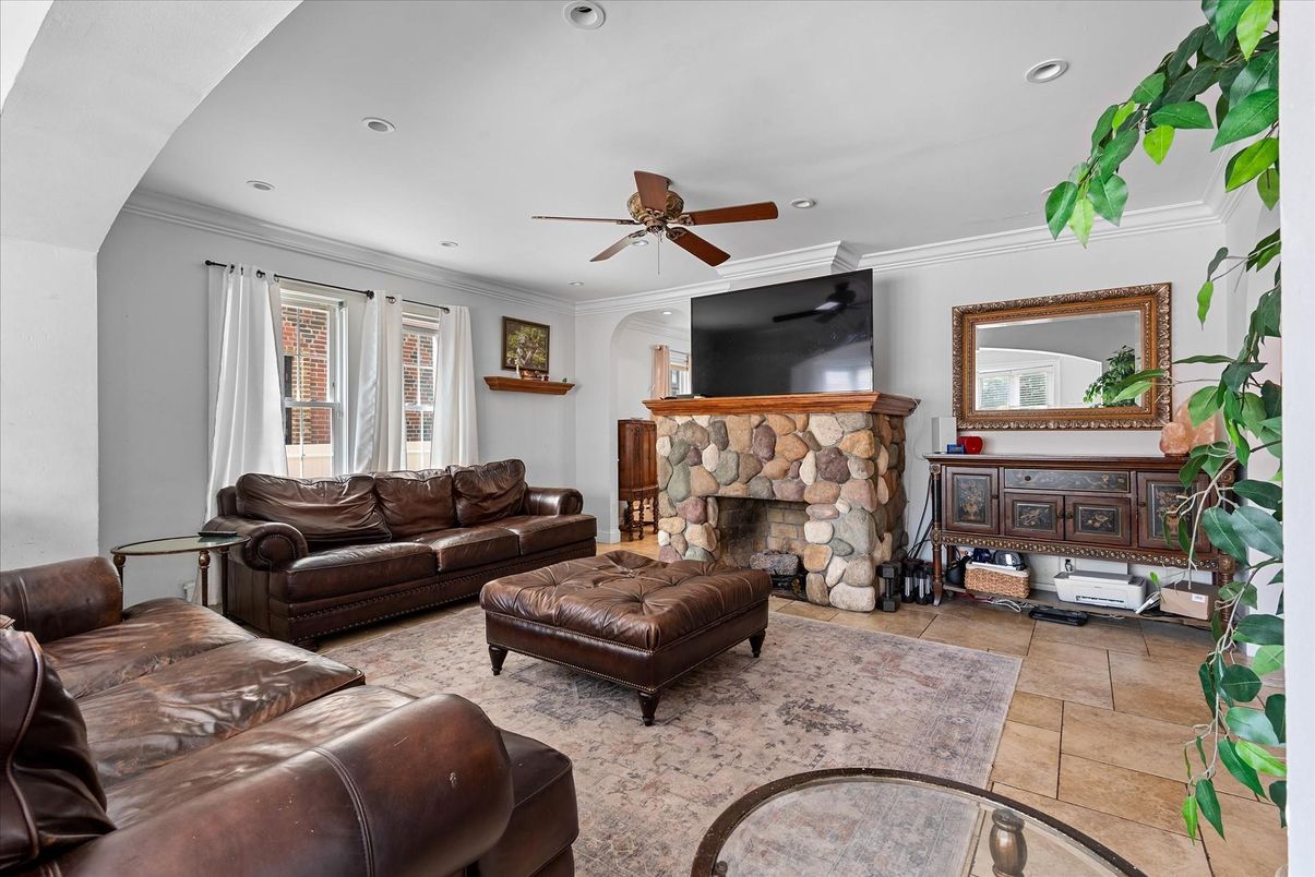 Fireplace, Interior, Living room, Recessed Lighting