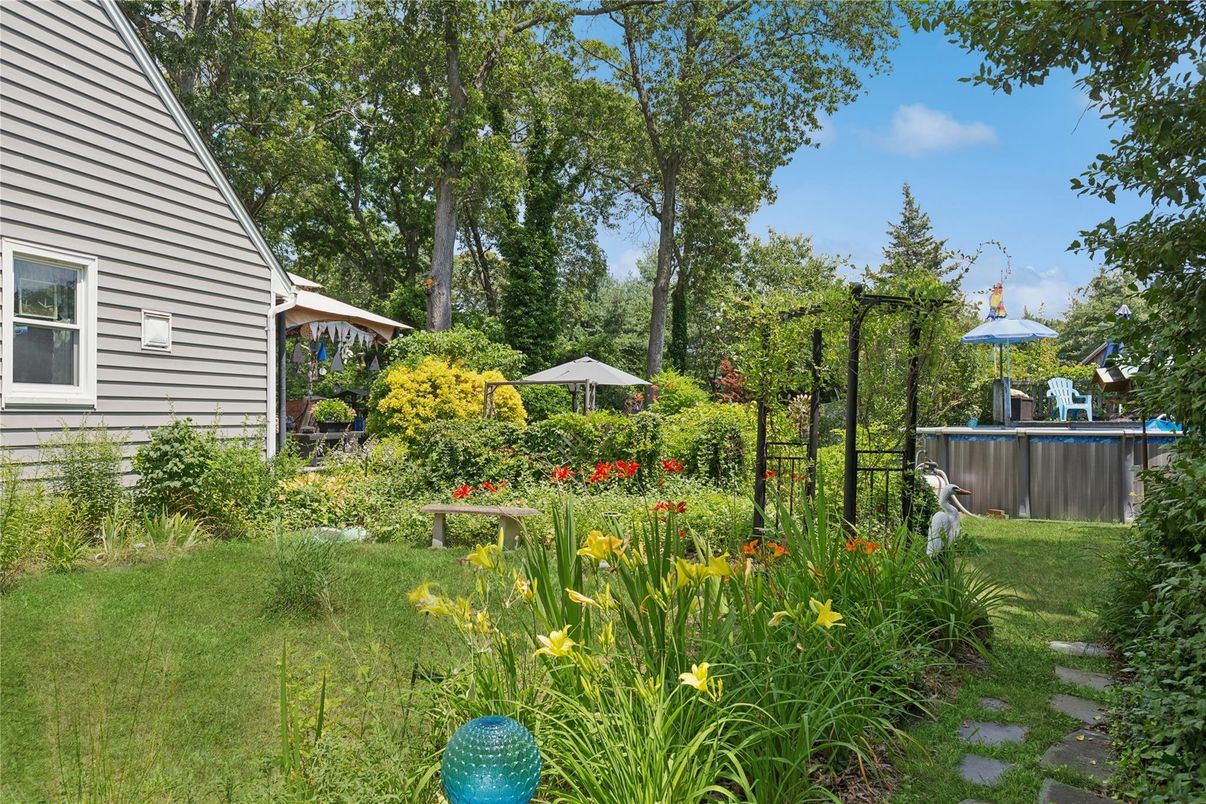 Backyard, Exterior, Hot Tub