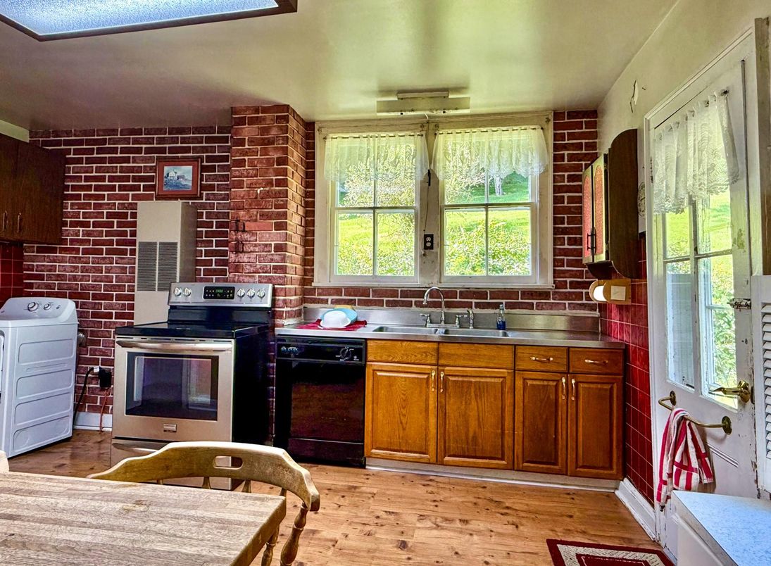 Interior, Kitchen, Stone Walls, Wood Texture Flooring