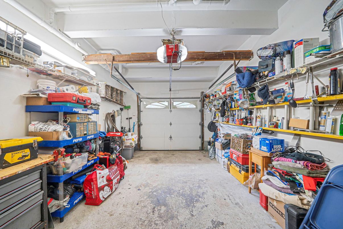 Garage, Interior
