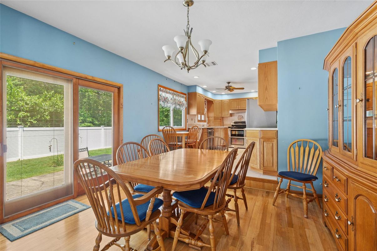 Chandelier, Dining room, Interior, Kitchen, Recessed Lighting, Wood Texture Flooring