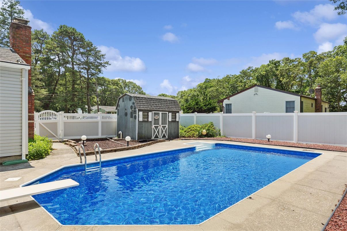 Exterior, Pool