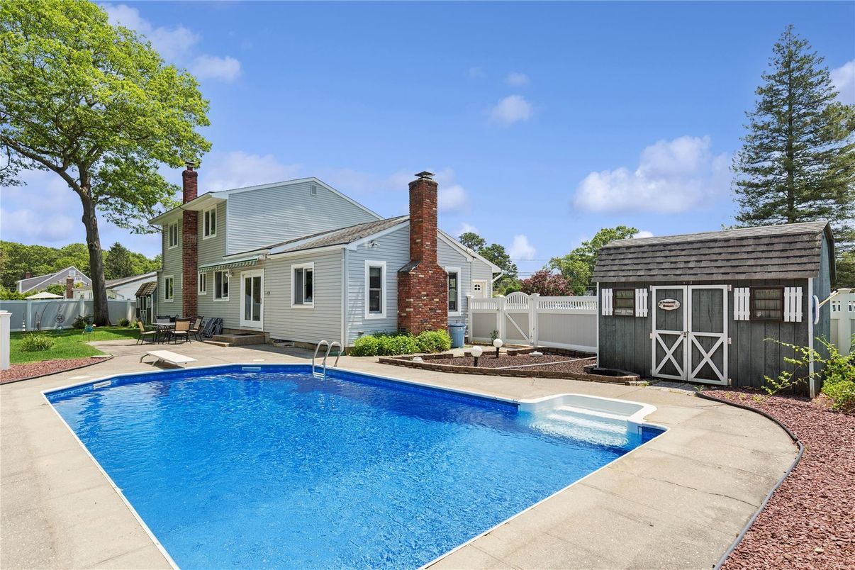 Exterior, Pool