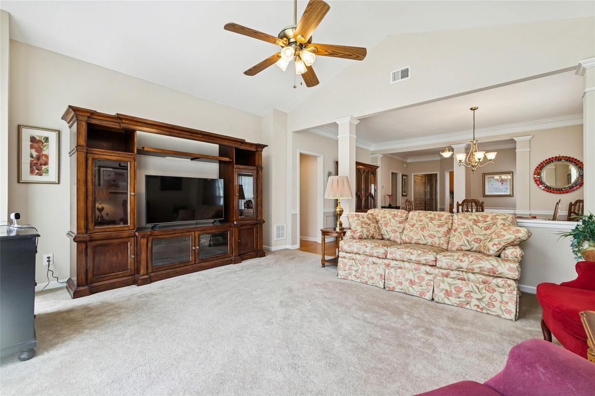 Chandelier, Dining room, Interior, Living room