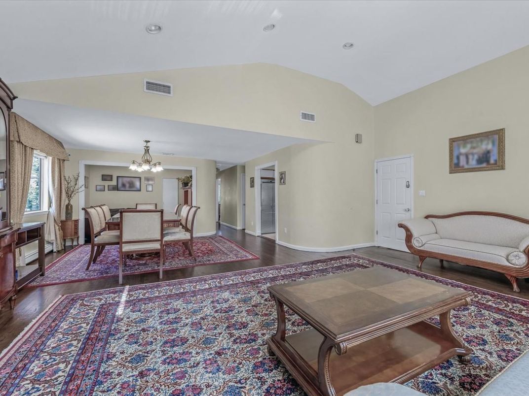 Chandelier, Dining room, Interior, Recessed Lighting, Wood Texture Flooring